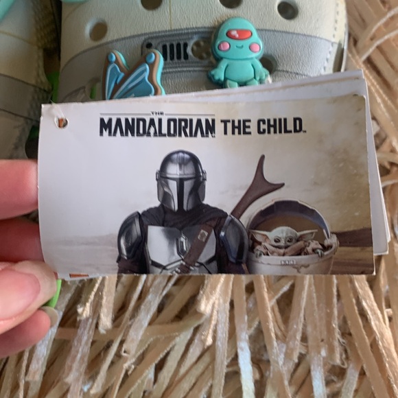 CROCS Mandalorian Grogu classic clog J1 - Picture 4 of 7